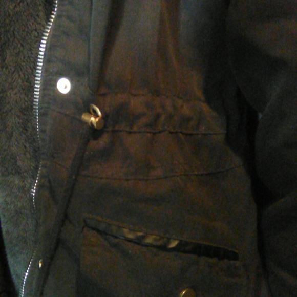 Warm winter coat for next year - Picture 4 of 6